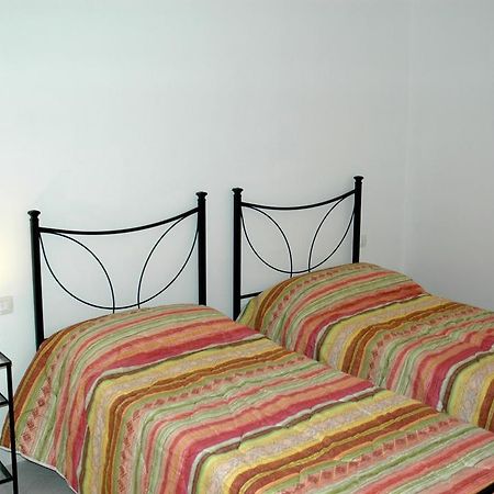 Holiday Homes Stella Marina 산테오도로 객실 사진
