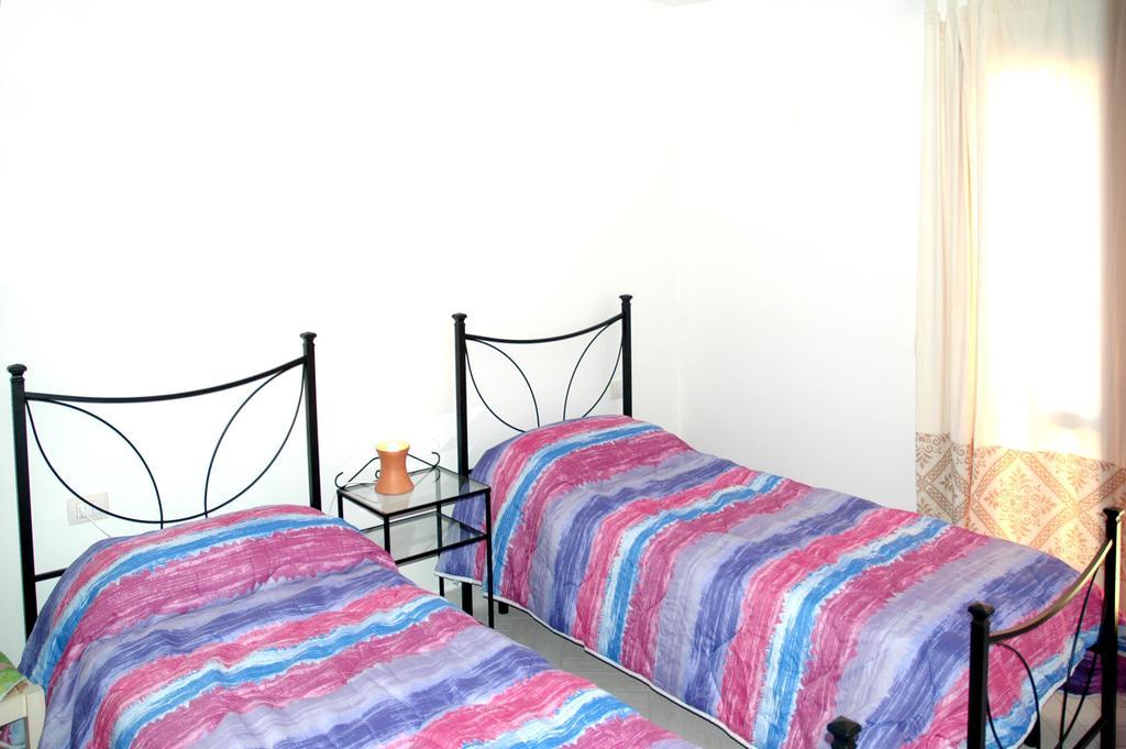 Holiday Homes Stella Marina 산테오도로 객실 사진