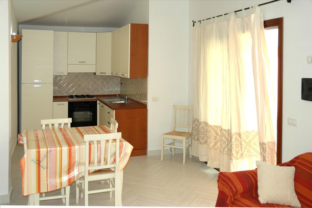 Holiday Homes Stella Marina 산테오도로 객실 사진