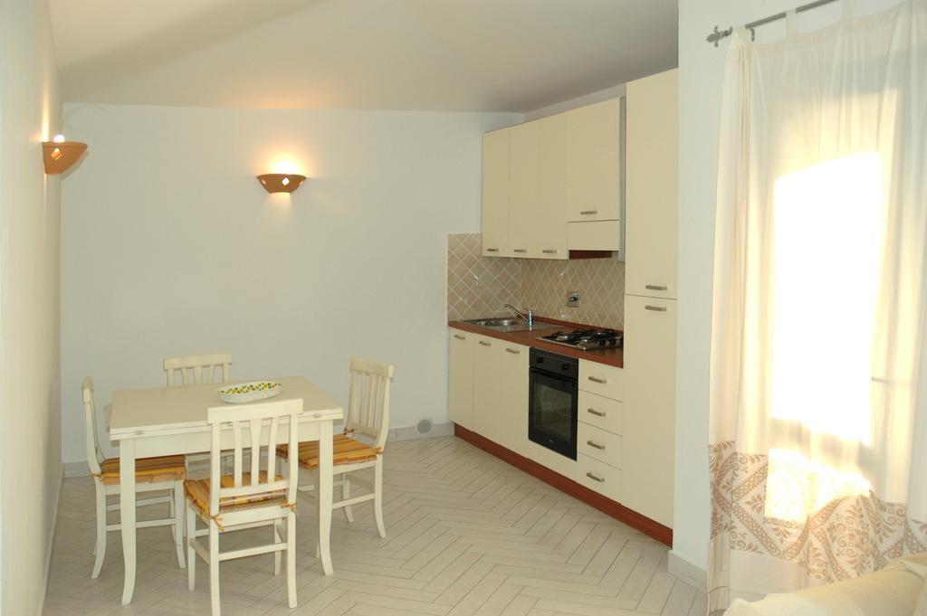 Holiday Homes Stella Marina 산테오도로 객실 사진