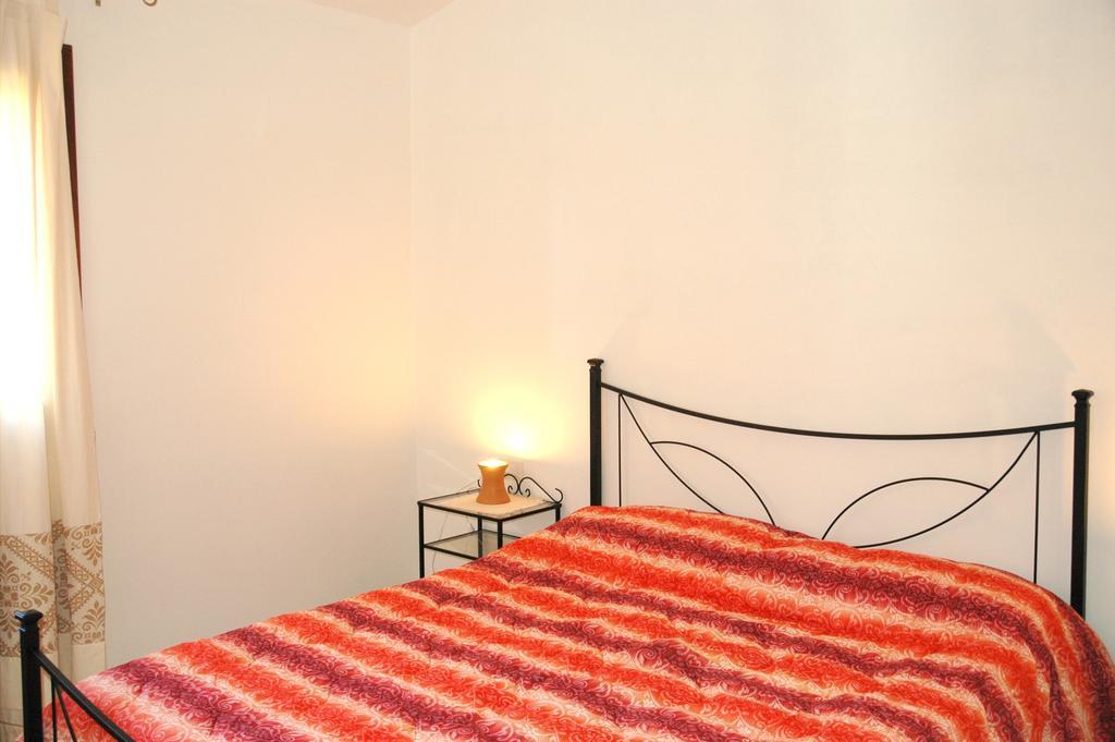 Holiday Homes Stella Marina 산테오도로 객실 사진