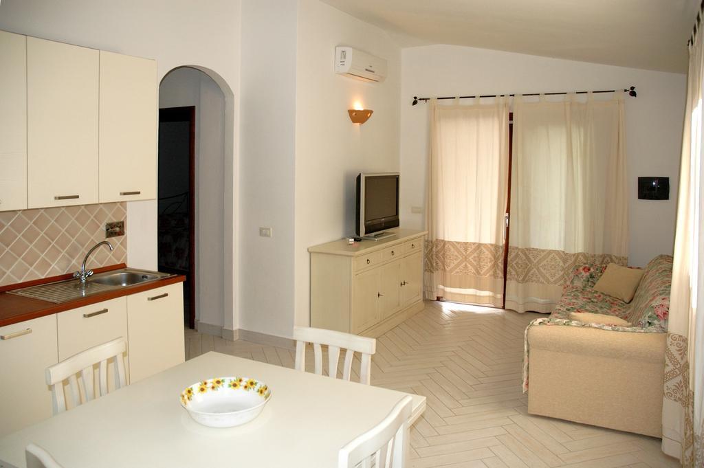 Holiday Homes Stella Marina 산테오도로 객실 사진