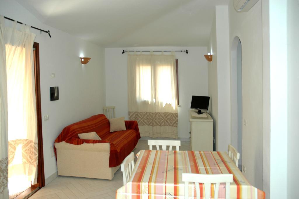 Holiday Homes Stella Marina 산테오도로 객실 사진